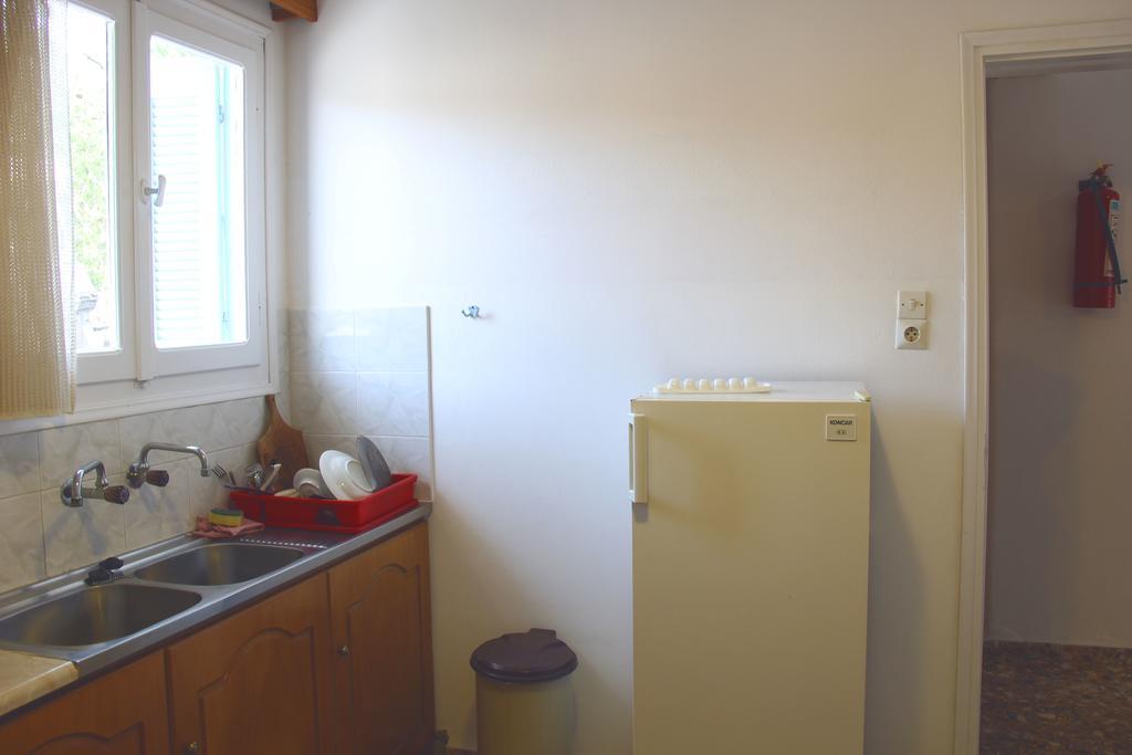 Αlexandros Apartment Votsi  Extérieur photo