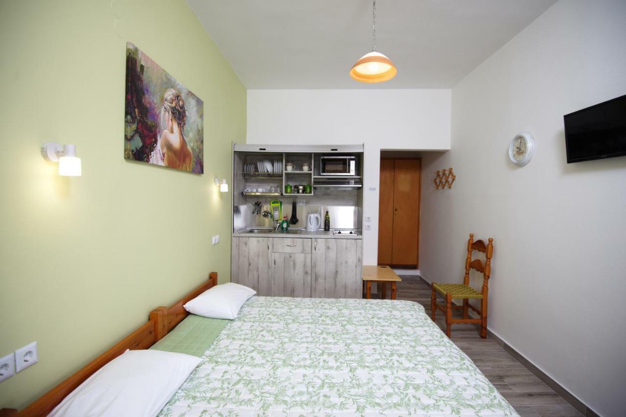 Αlexandros Apartment Votsi  Extérieur photo
